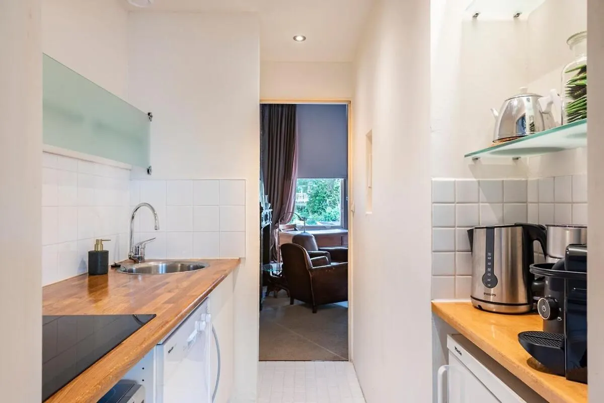 אמסטרדם Beautiful & Well-Located Canal Apartment הולנד