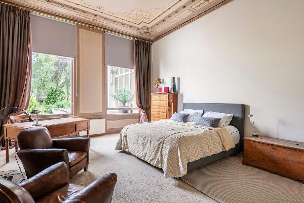 אמסטרדם Beautiful & Well-Located Canal Apartment