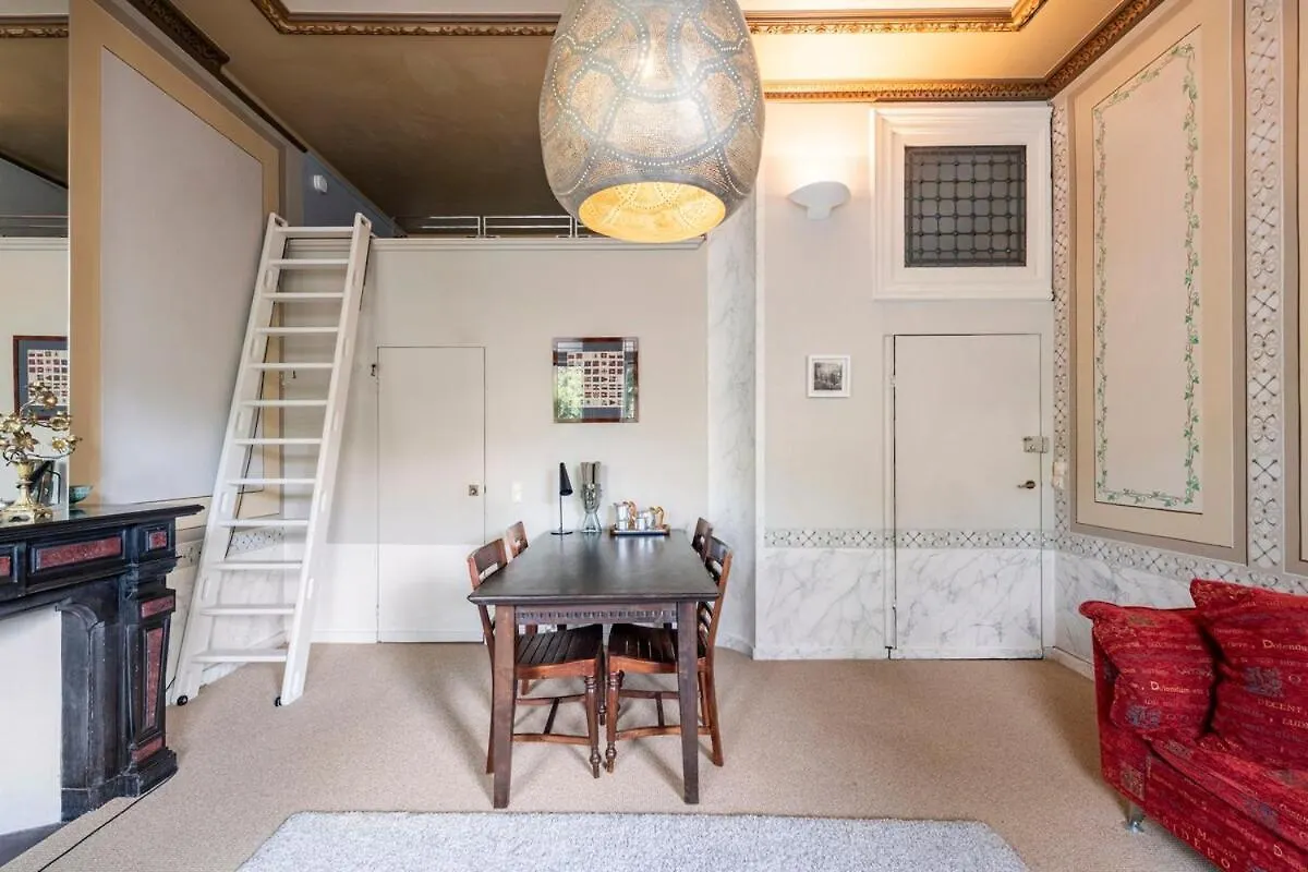 אמסטרדם Beautiful & Well-Located Canal Apartment הולנד