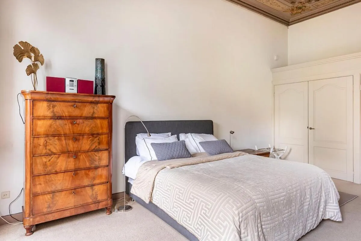 Beautiful & Well-Located Canal Apartment Amsterdam