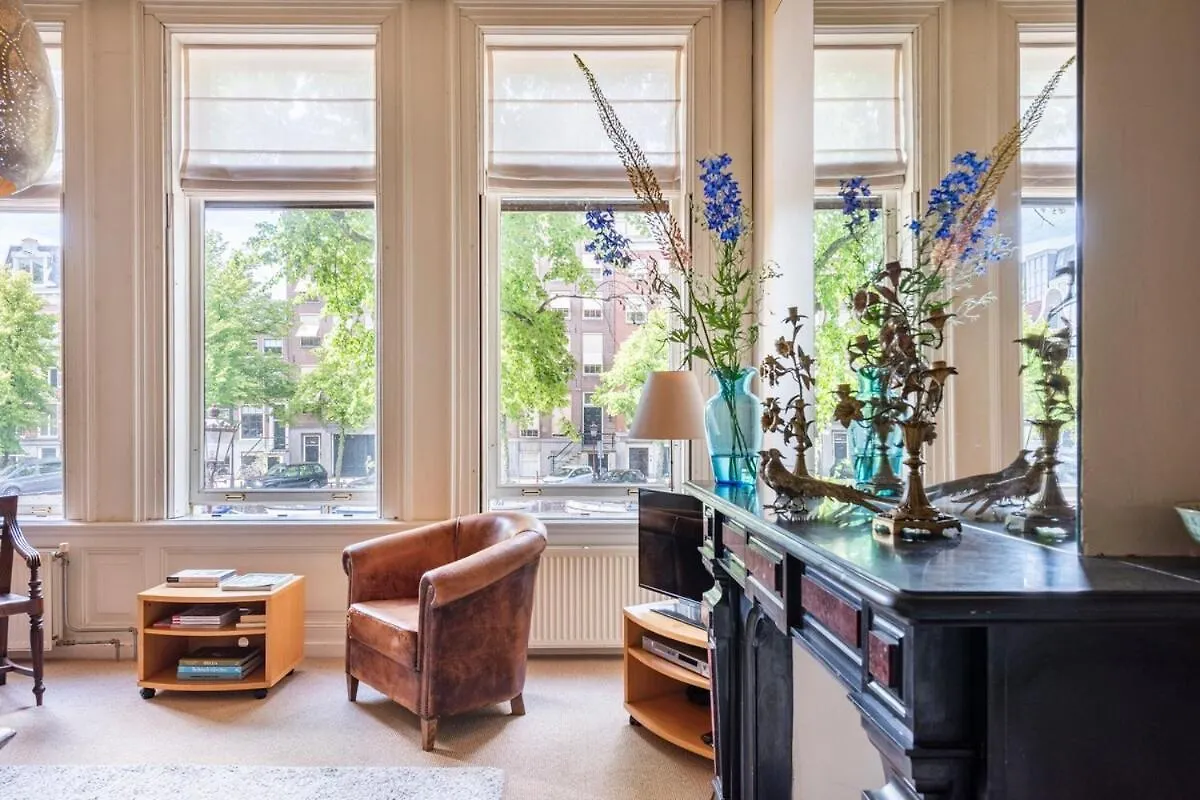 Beautiful & Well-Located Canal Apartment Amsterdam